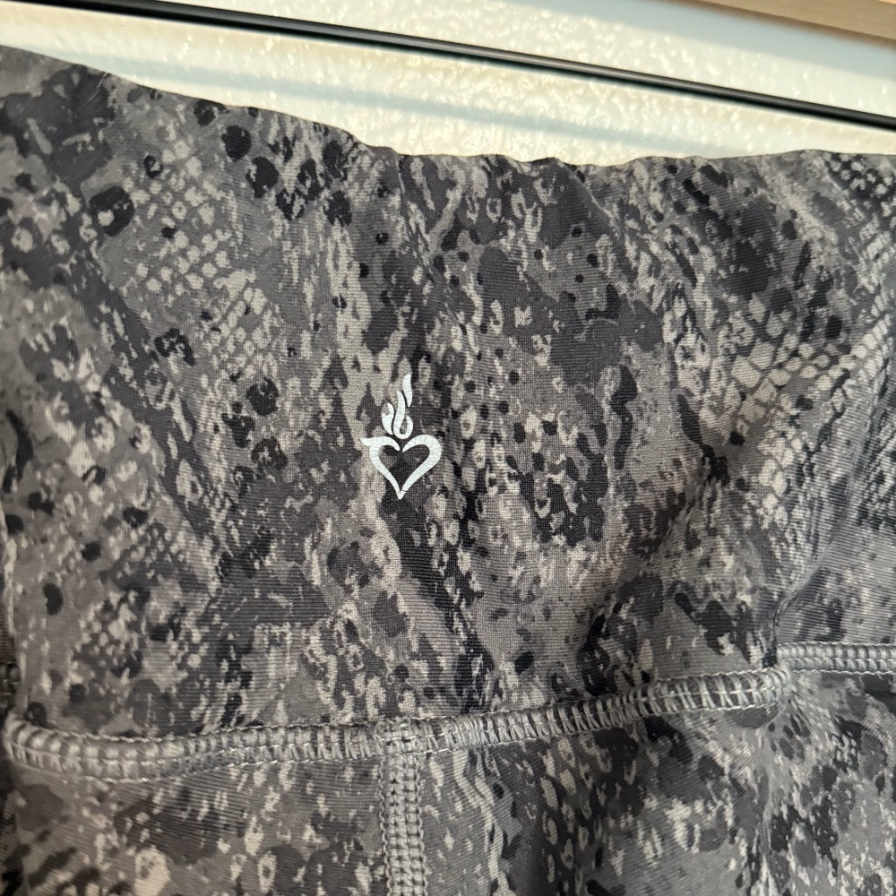 Torrid Active Performance Core 4-Pocket Dusty Sna… - image 6